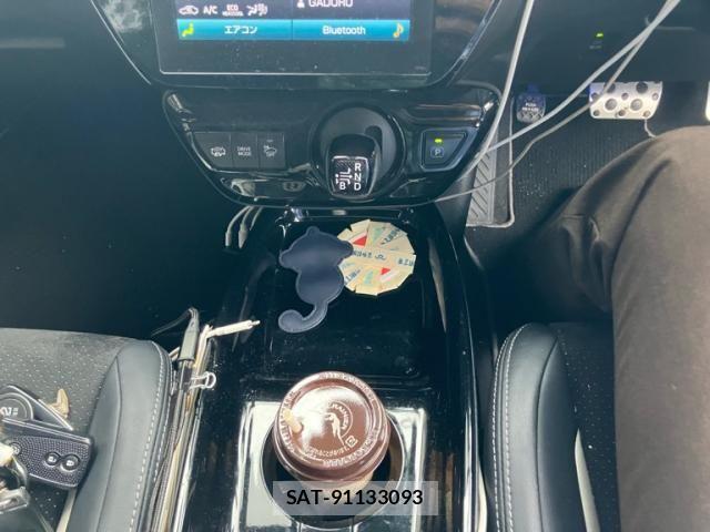 Toyota PRIUS PHV 2018-02 7963358-19