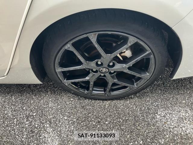 Toyota PRIUS PHV 2018-02 7963358-7