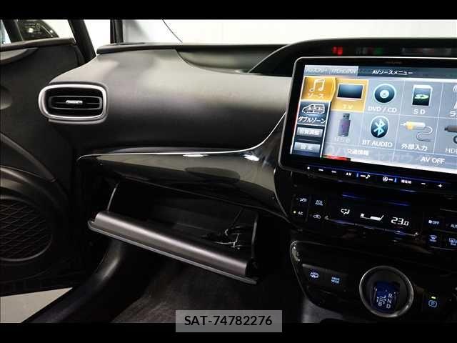 Toyota PRIUS PHV 2019-05 7963356-12