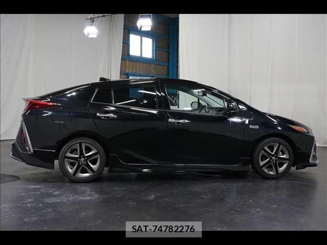 Toyota PRIUS PHV 2019-05 7963356-15