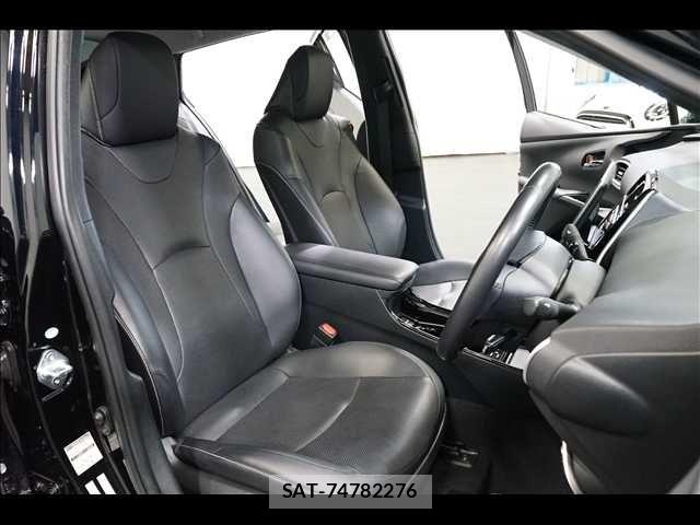 Toyota PRIUS PHV 2019-05 7963356-16