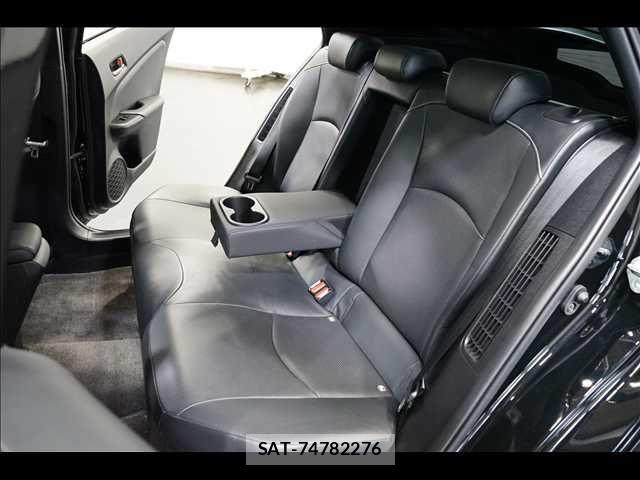 Toyota PRIUS PHV 2019-05 7963356-17