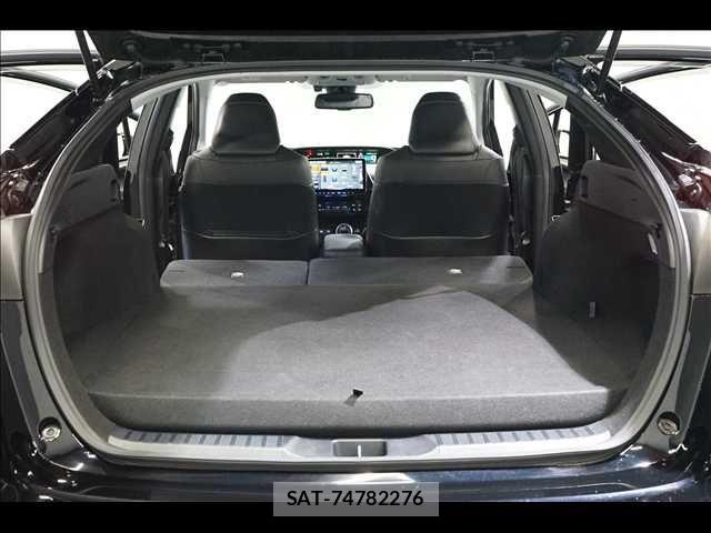 Toyota PRIUS PHV 2019-05 7963356-18