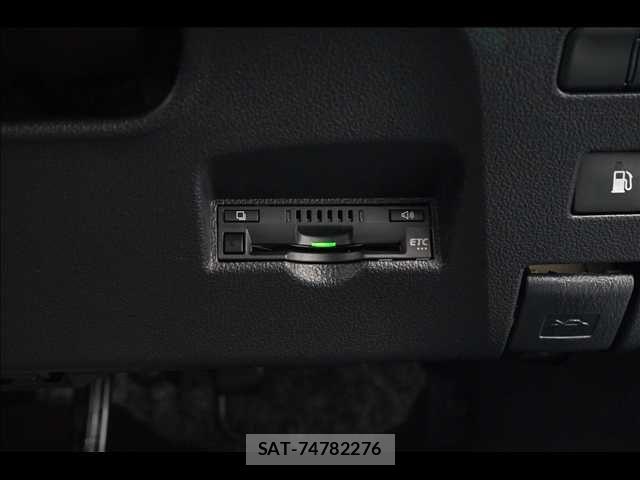 Toyota PRIUS PHV 2019-05 7963356-7