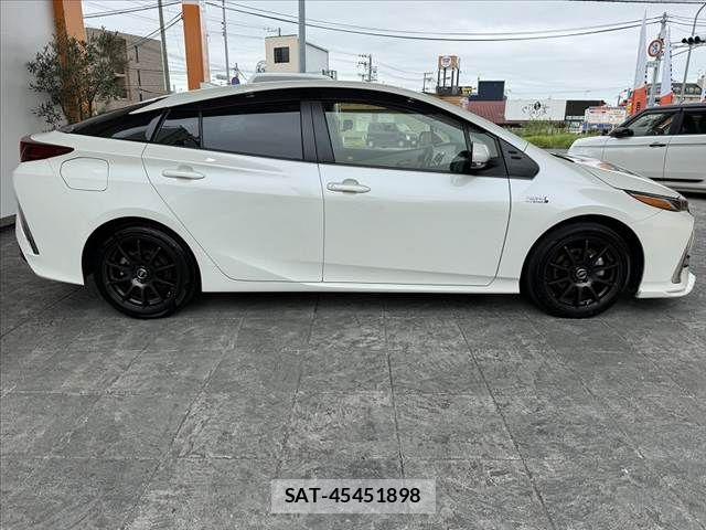 Toyota PRIUS PHV 2019-09 7963357-11