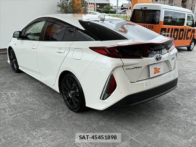 Toyota PRIUS PHV 2019-09 7963357-14