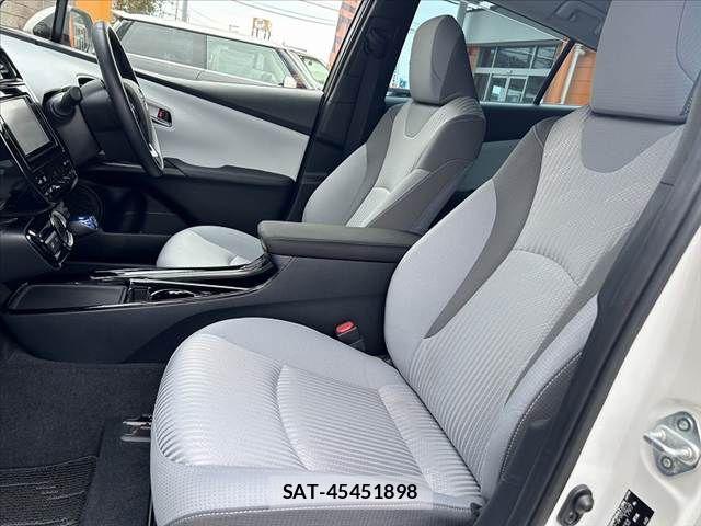 Toyota PRIUS PHV 2019-09 7963357-17