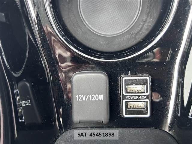 Toyota PRIUS PHV 2019-09 7963357-24