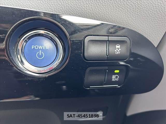 Toyota PRIUS PHV 2019-09 7963357-28