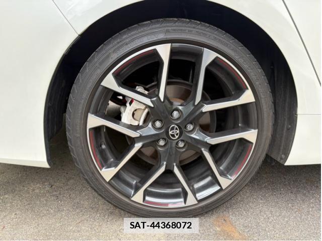 Toyota PRIUS PHV 2018-04 7980717-10
