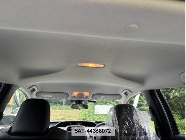 Toyota PRIUS PHV 2018-04 7980717-8