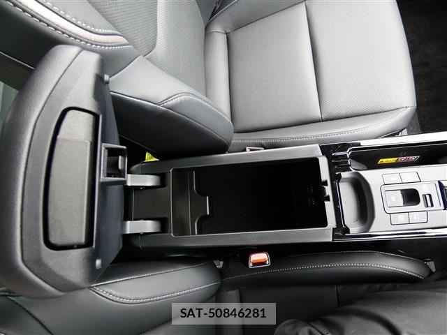 Toyota PRIUS PHV 2023-09 7980714-10