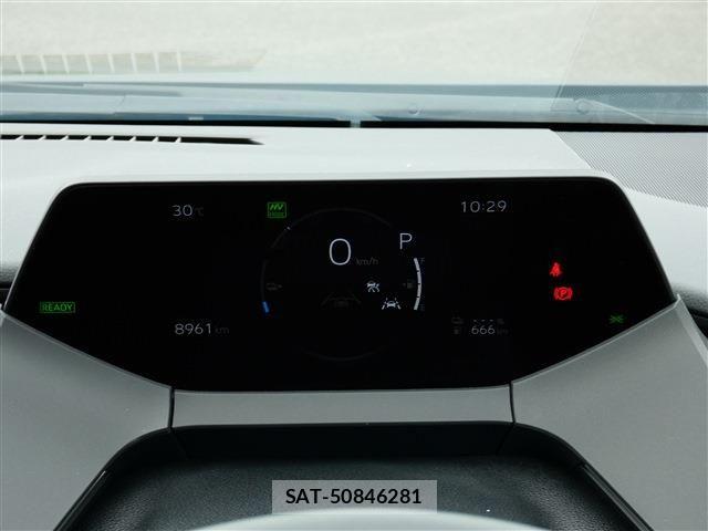 Toyota PRIUS PHV 2023-09 7980714-12