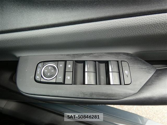 Toyota PRIUS PHV 2023-09 7980714-21