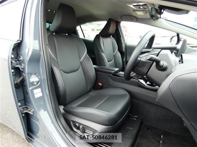 Toyota PRIUS PHV 2023-09 7980714-22