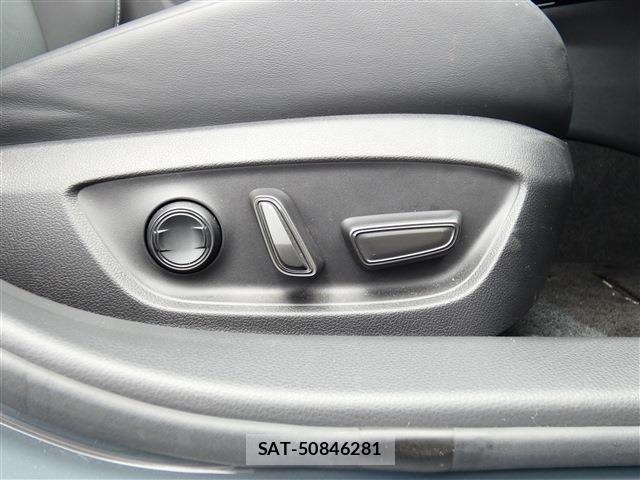 Toyota PRIUS PHV 2023-09 7980714-25