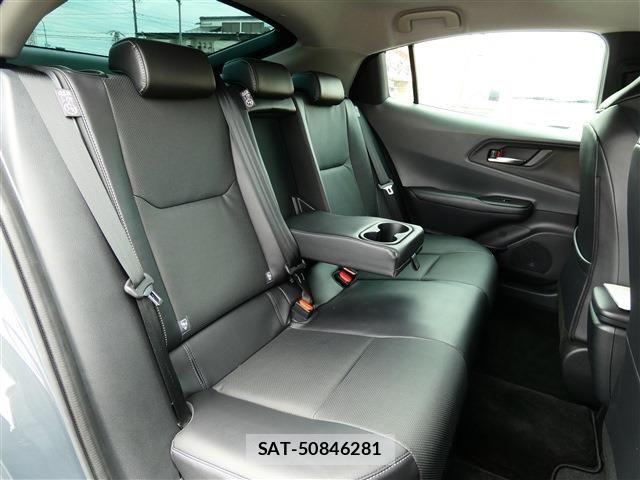 Toyota PRIUS PHV 2023-09 7980714-28