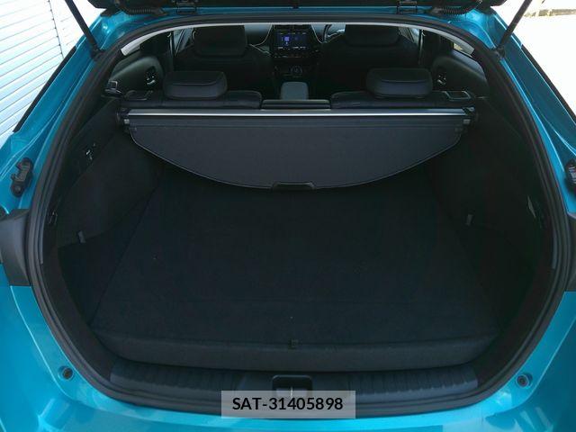 Toyota PRIUS PHV 2019-04 7980716-17
