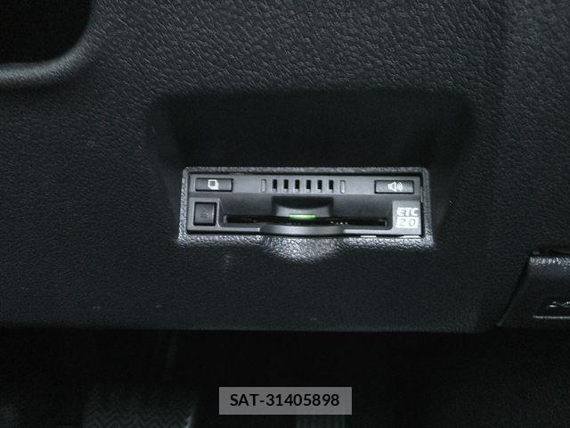 Toyota PRIUS PHV 2019-04 7980716-3