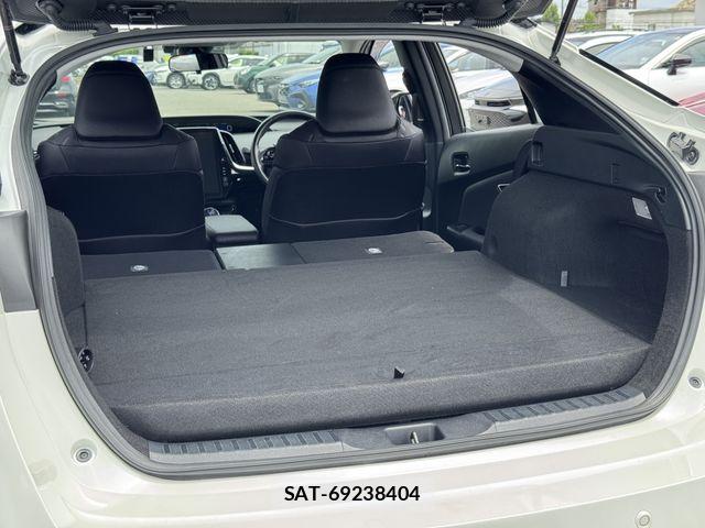 Toyota PRIUS PHV 2019-04 8037800-17