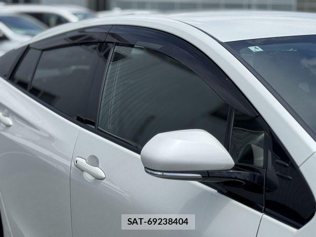 Toyota PRIUS PHV 2019-04 8037800-21