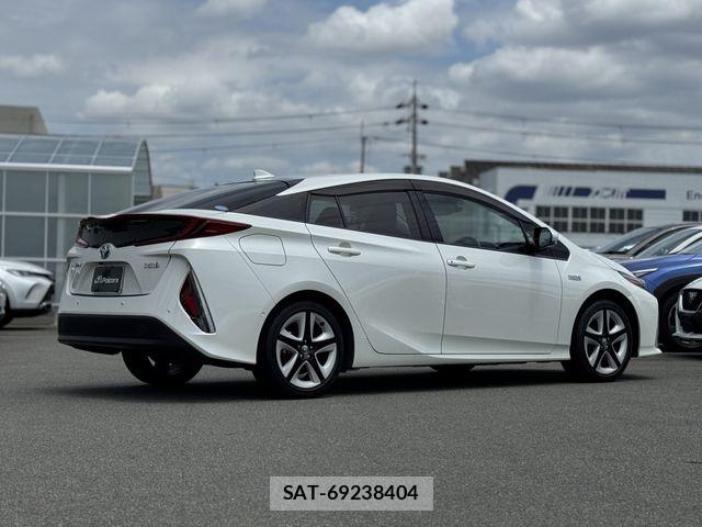Toyota PRIUS PHV 2019-04 8037800-23