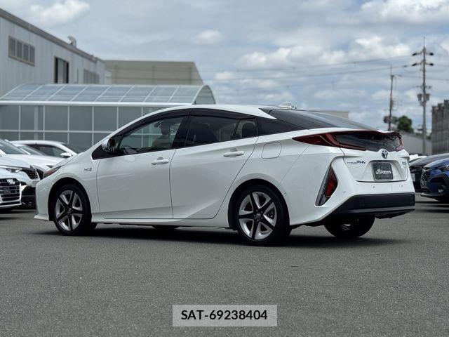 Toyota PRIUS PHV 2019-04 8037800-25