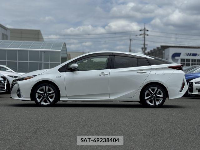 Toyota PRIUS PHV 2019-04 8037800-26