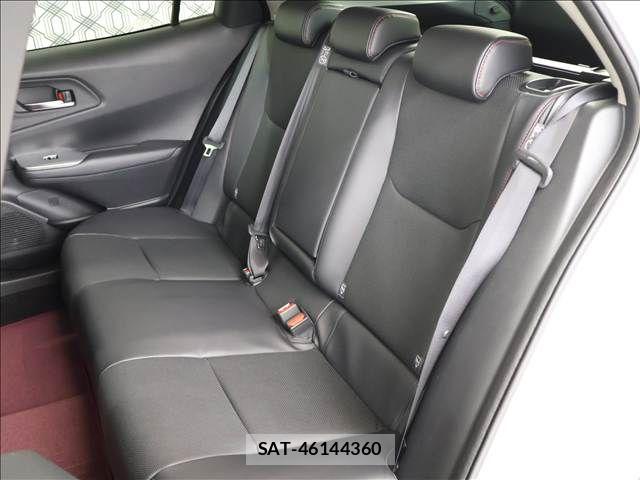 Toyota PRIUS PHV 2024-08 8037797-11