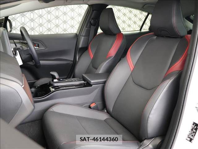 Toyota PRIUS PHV 2024-08 8037797-7