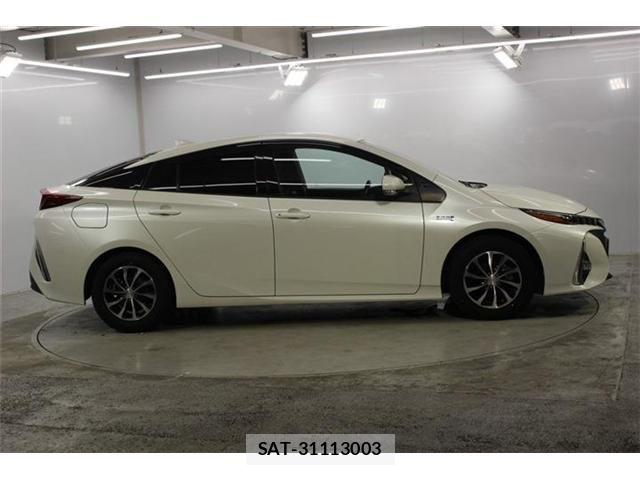 Toyota PRIUS PHV 2017-11 8037805-3