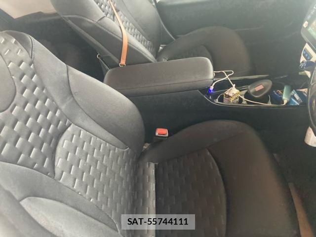 Toyota PRIUS PHV 2017-11 8037807-9