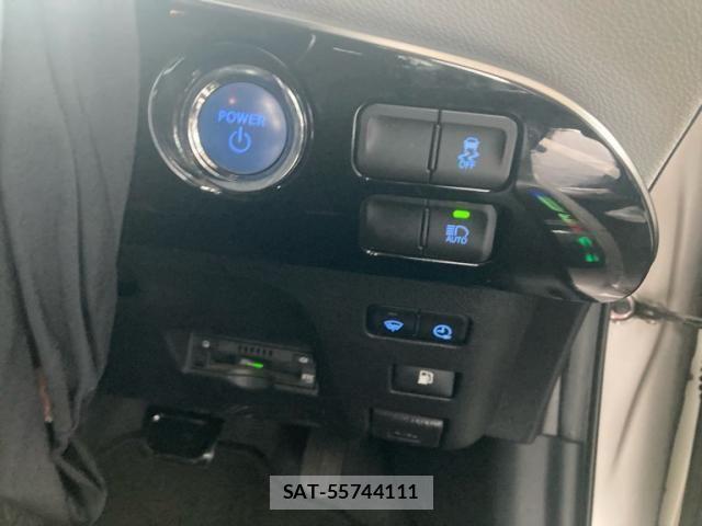 Toyota PRIUS PHV 2017-11 8037807-12