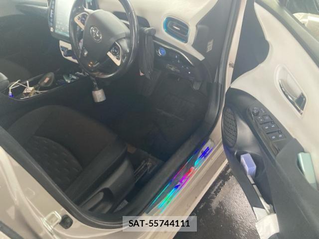 Toyota PRIUS PHV 2017-11 8037807-8