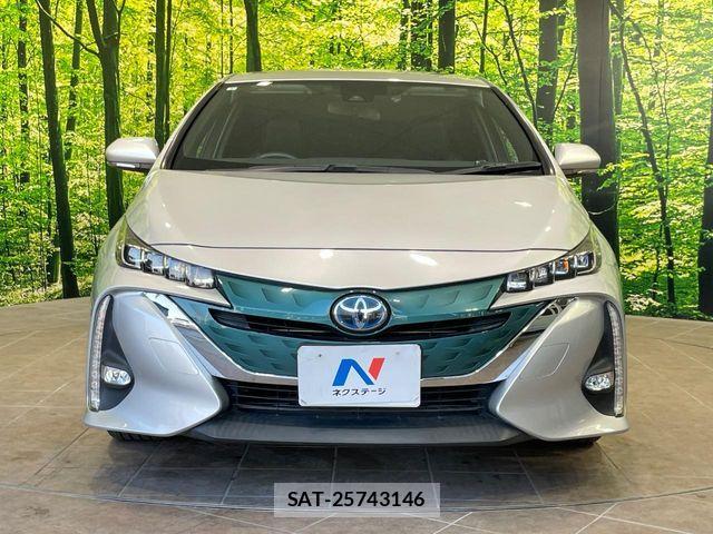Toyota PRIUS PHV 2017-07 8037806-13