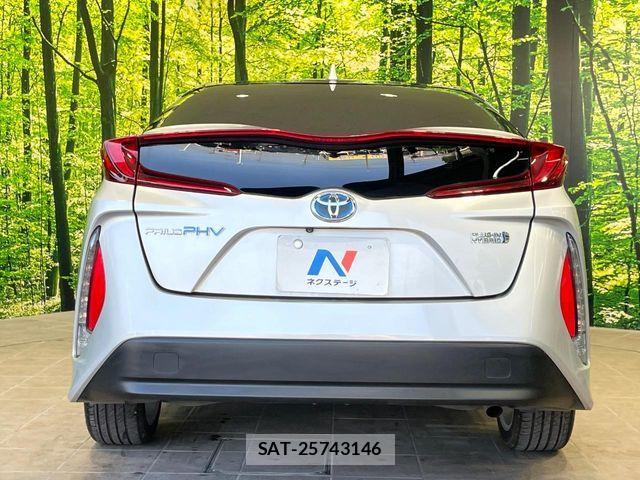 Toyota PRIUS PHV 2017-07 8037806-14