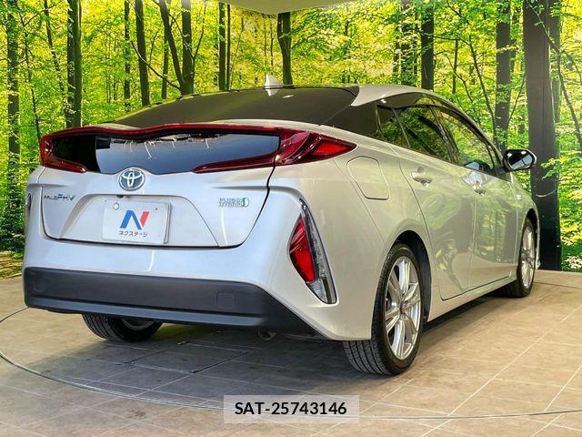 Toyota PRIUS PHV 2017-07 8037806-16
