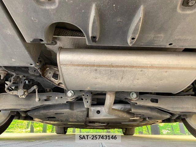 Toyota PRIUS PHV 2017-07 8037806-18