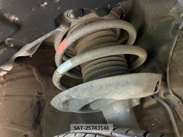 Toyota PRIUS PHV 2017-07 8037806-19