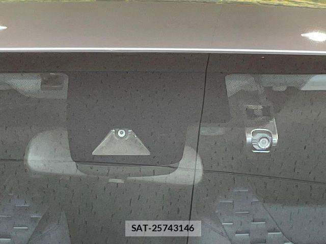 Toyota PRIUS PHV 2017-07 8037806-4
