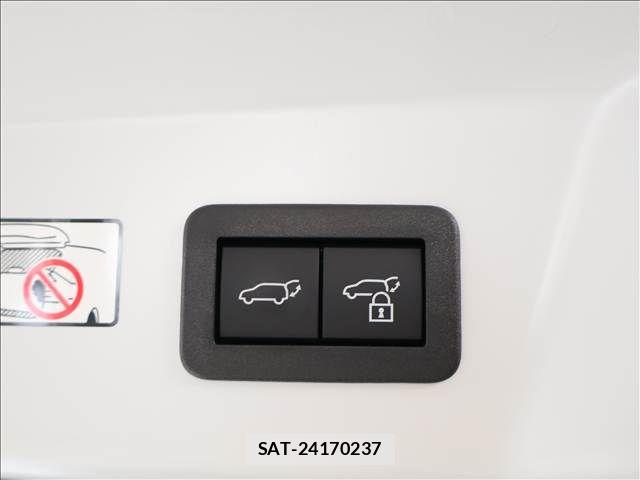 Toyota PRIUS PHV 2024-02 8075230-18