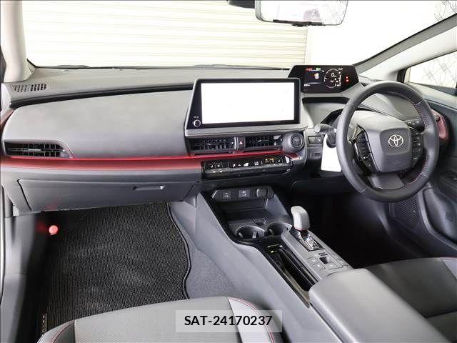 Toyota PRIUS PHV 2024-02 8075230-2