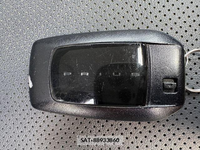 Toyota PRIUS PHV 2023-11 8075231-29