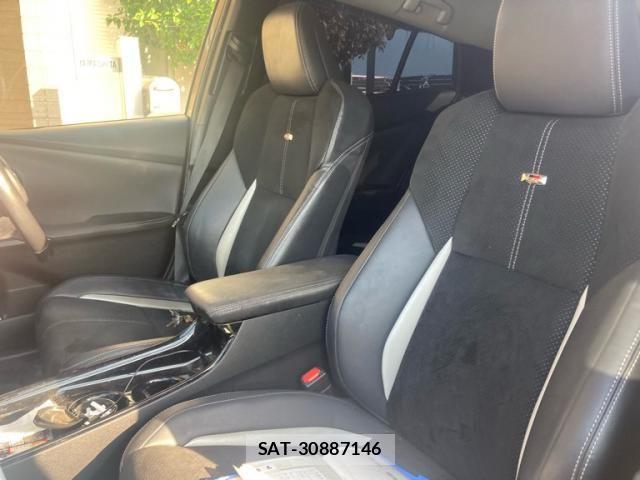 Toyota PRIUS PHV 2018-07 8075234-10