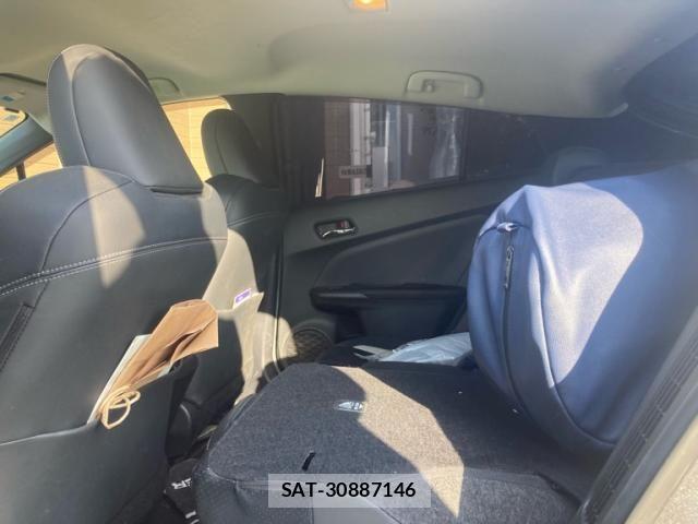 Toyota PRIUS PHV 2018-07 8075234-11