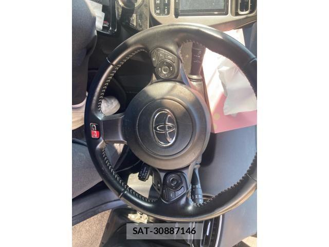 Toyota PRIUS PHV 2018-07 8075234-15