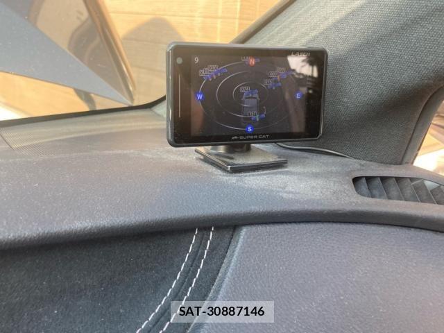 Toyota PRIUS PHV 2018-07 8075234-18