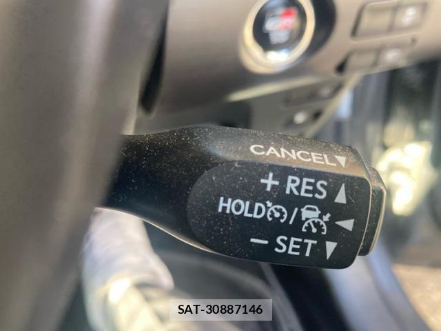 Toyota PRIUS PHV 2018-07 8075234-23