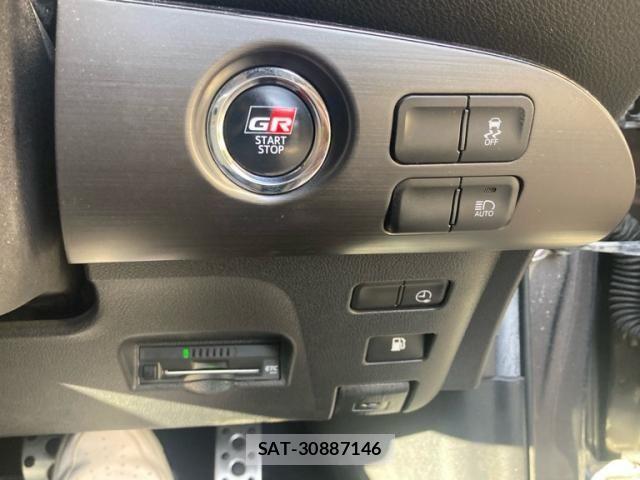Toyota PRIUS PHV 2018-07 8075234-24