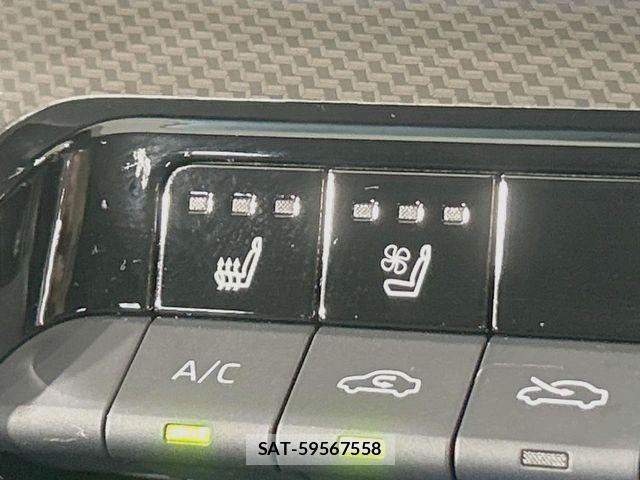 Toyota PRIUS PHV 2024-04 8101409-6